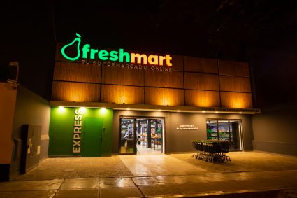 Freshmart inaugura el primer supermercado híbrido en Perú