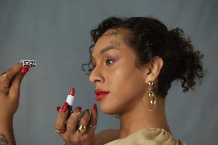 Belleza sin género: aprende a crear una rutina de maquillaje que exprese tu identidad