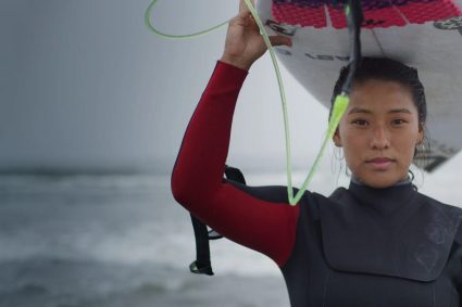 «Buscando las olas», la docuserie basada en la cultura del surf en Japón ya se encuentra disponible en Disney+